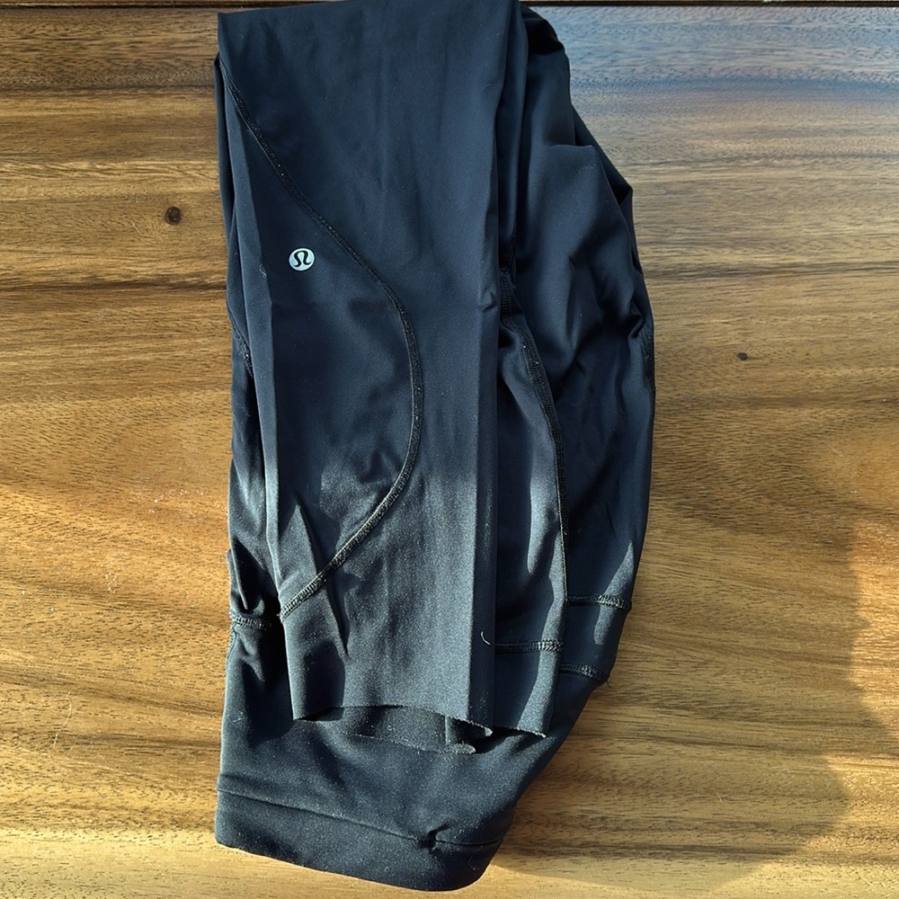 Comfortable, Lululemon workout pants! Stretchy